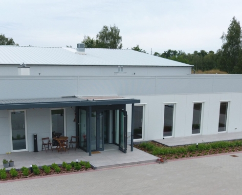Hala usługowa z biurem